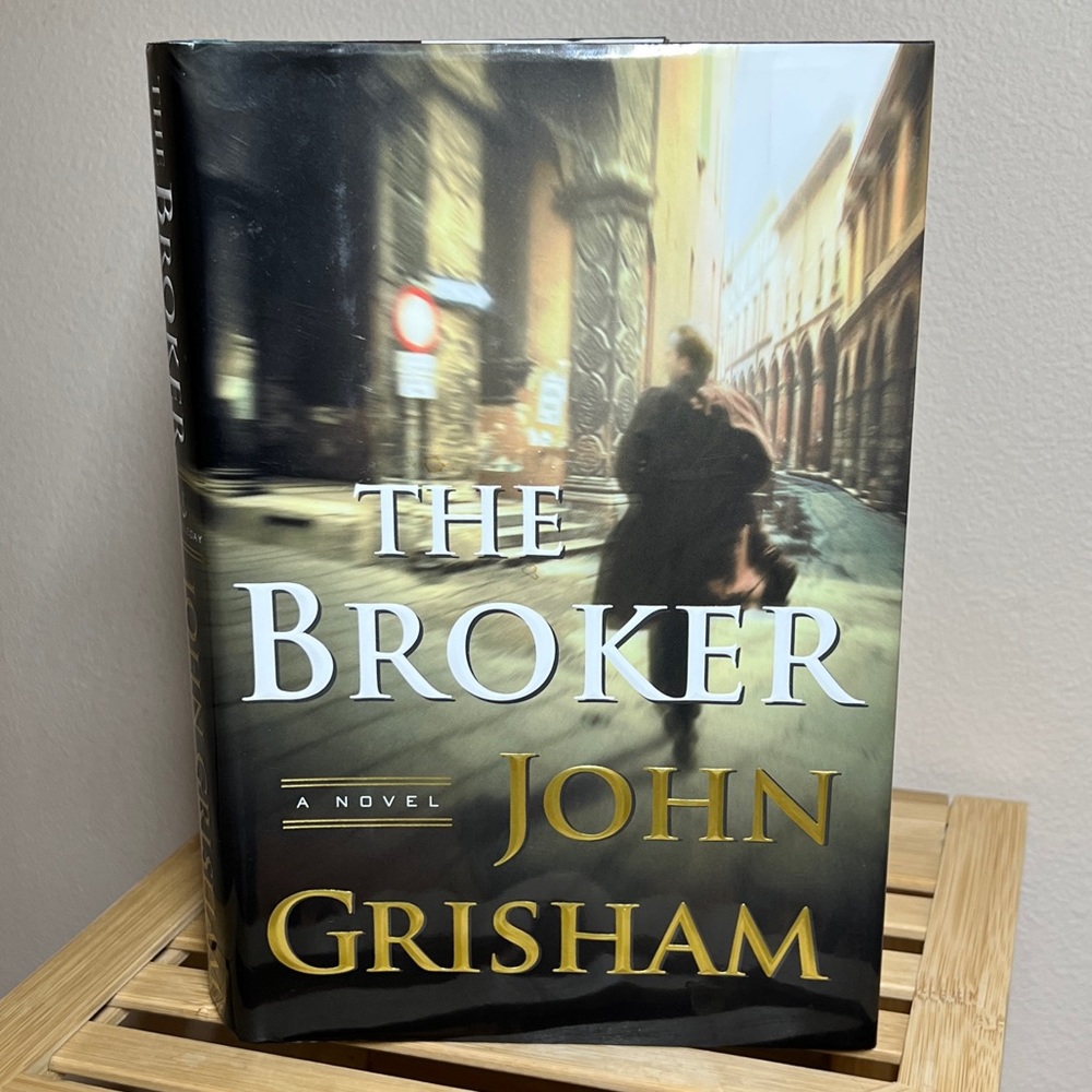 First Edition Hardcover “The Broker” John Grisham 2005 First Print GUC